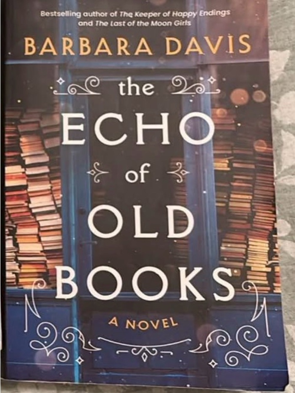 Barbara Davis — The Echo of Old Books (Blue Cover)